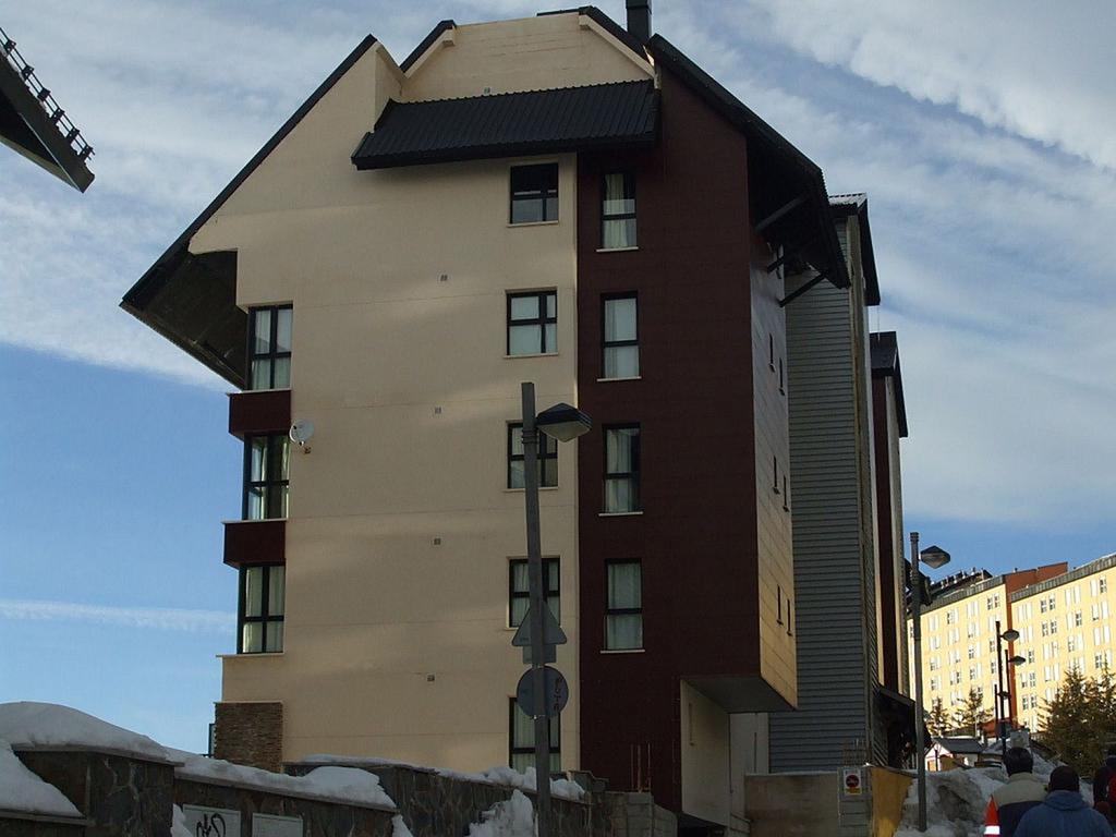 Apartamentos Monte Oiz Asn Сиера Невада Екстериор снимка